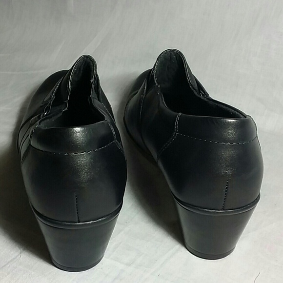 Women's CLARKS BENDABLE Dress Shoes 7.5 M - Picture 4 of 4