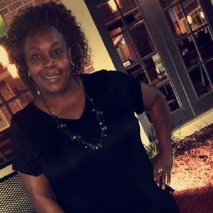 Meet your Posher, Tia