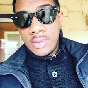 Meet your Posher, Jonathan