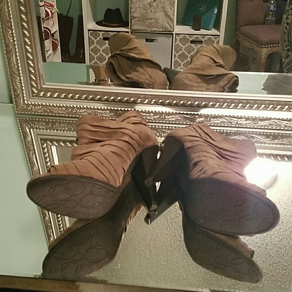 Peep toed ankle booties - Picture 2 of 3