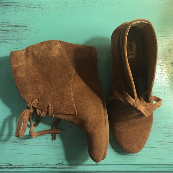Dolce Vita Brown wedge lace booties size 7.5 - Picture 1 of 4
