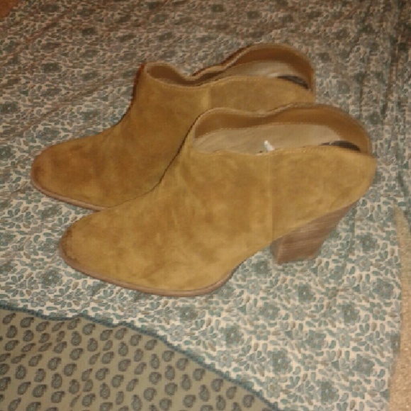 Heeled Mules - Picture 2 of 4