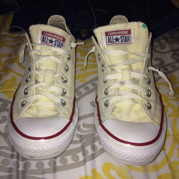 Tan converse