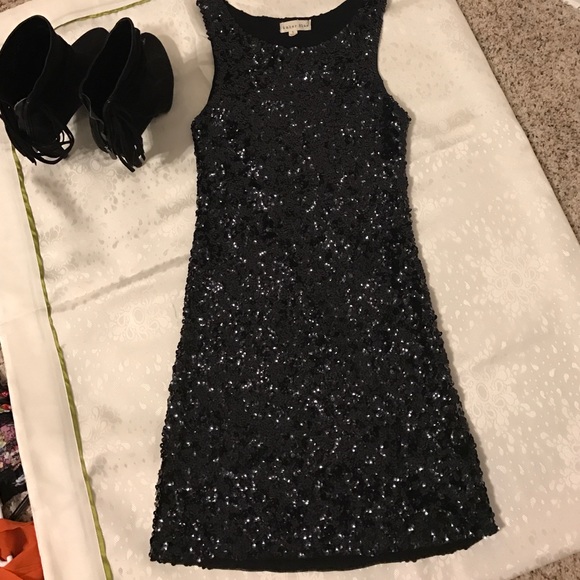 amber blue Dresses & Skirts - Black sequin dress ..very pretty!!