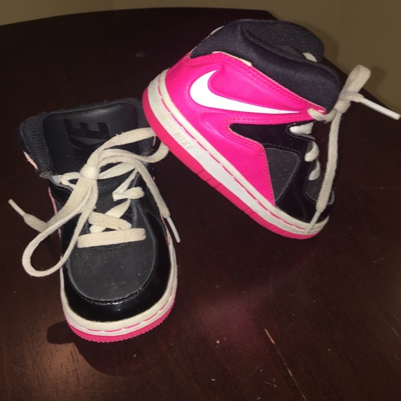 Kids Nike High Top Sneakers - Picture 1 of 4