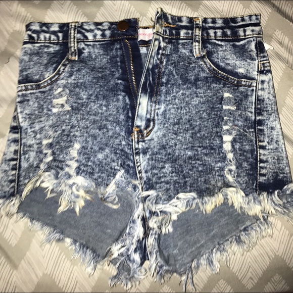 High waisted acid washed shorts