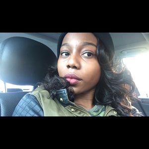 Meet your Posher, Risikat