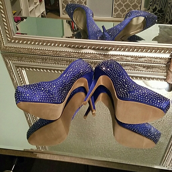 Sparkly high heels - Picture 2 of 3
