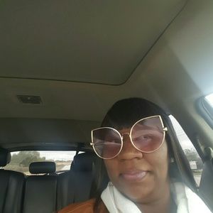 Meet your Posher, Shemeka