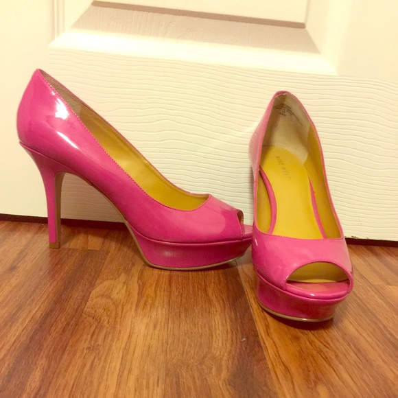 Nine West pink peep toe heels