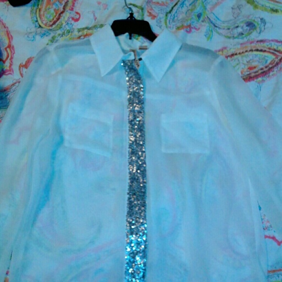Eyeshadow button down - Picture 1 of 2