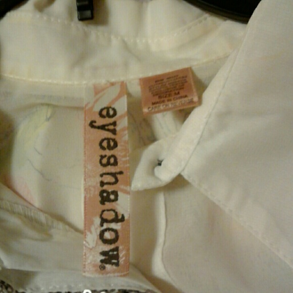 Eyeshadow button down - Picture 2 of 2