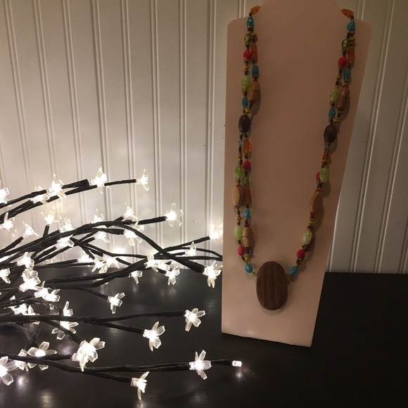 Long beaded necklace. - Picture 1 of 3