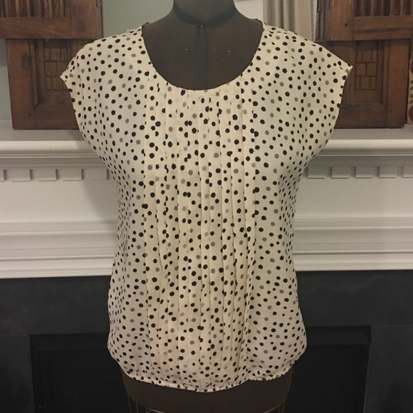 Ann Taylor LOFT polka dot pleated top size SM Pet.