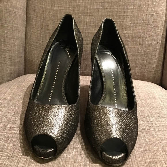 Giuseppe Zanotti Pumps - Picture 1 of 4