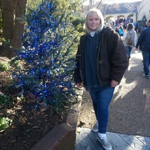 Meet your Posher, Pam