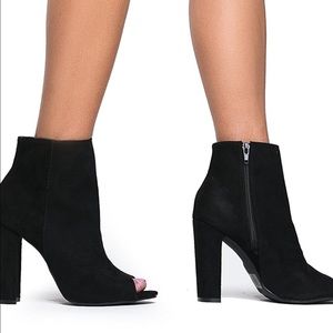 🔥HOSTESS PICK 🔥 PEEP TOE BOOTIES!