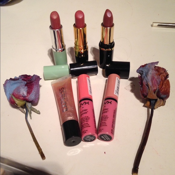 lipstick/lipgloss bundle💗