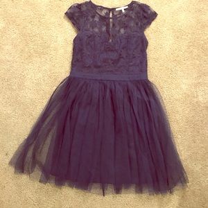 Capsleeve lace dress