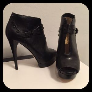 Michael Kors
Ailee Studded Peep-Toe Bootie