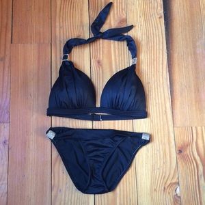Black bikini