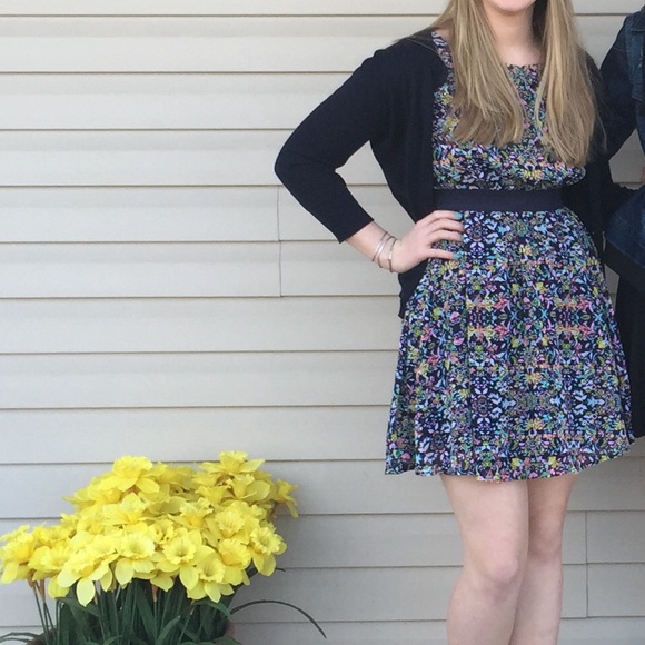 Patterned Dress - Picture 3 of 3
