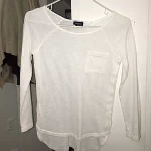 Regular every day white T-shirt with a pocket