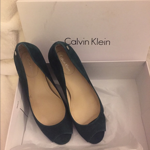 ❌SOLD❌Brand New Calvin Klein Suede Pumps
