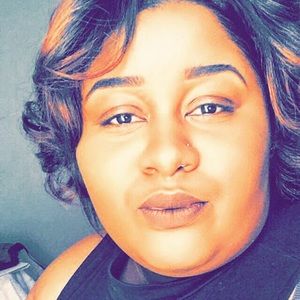 Meet your Posher, Janquella