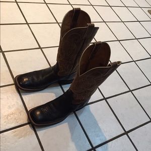 Men's black squared toe boots