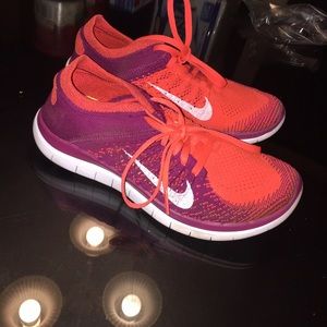 Nike 4.0 flyknit free runs size 6