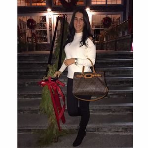 Meet your Posher, Carolina