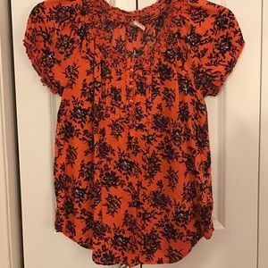 Short sleeve fall colored top