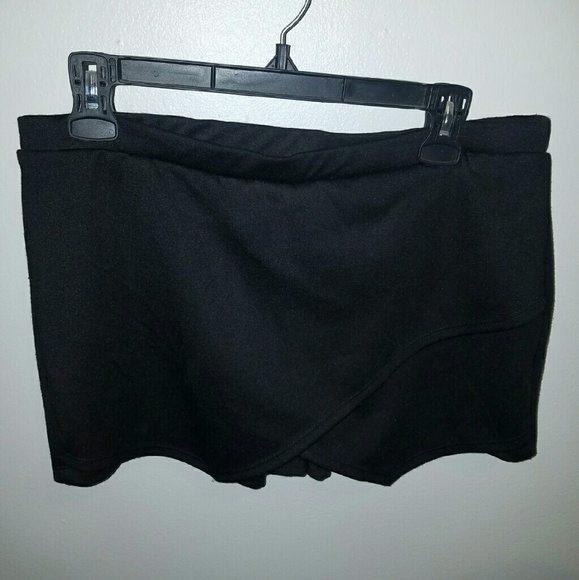 Black mini Skort - Picture 1 of 3