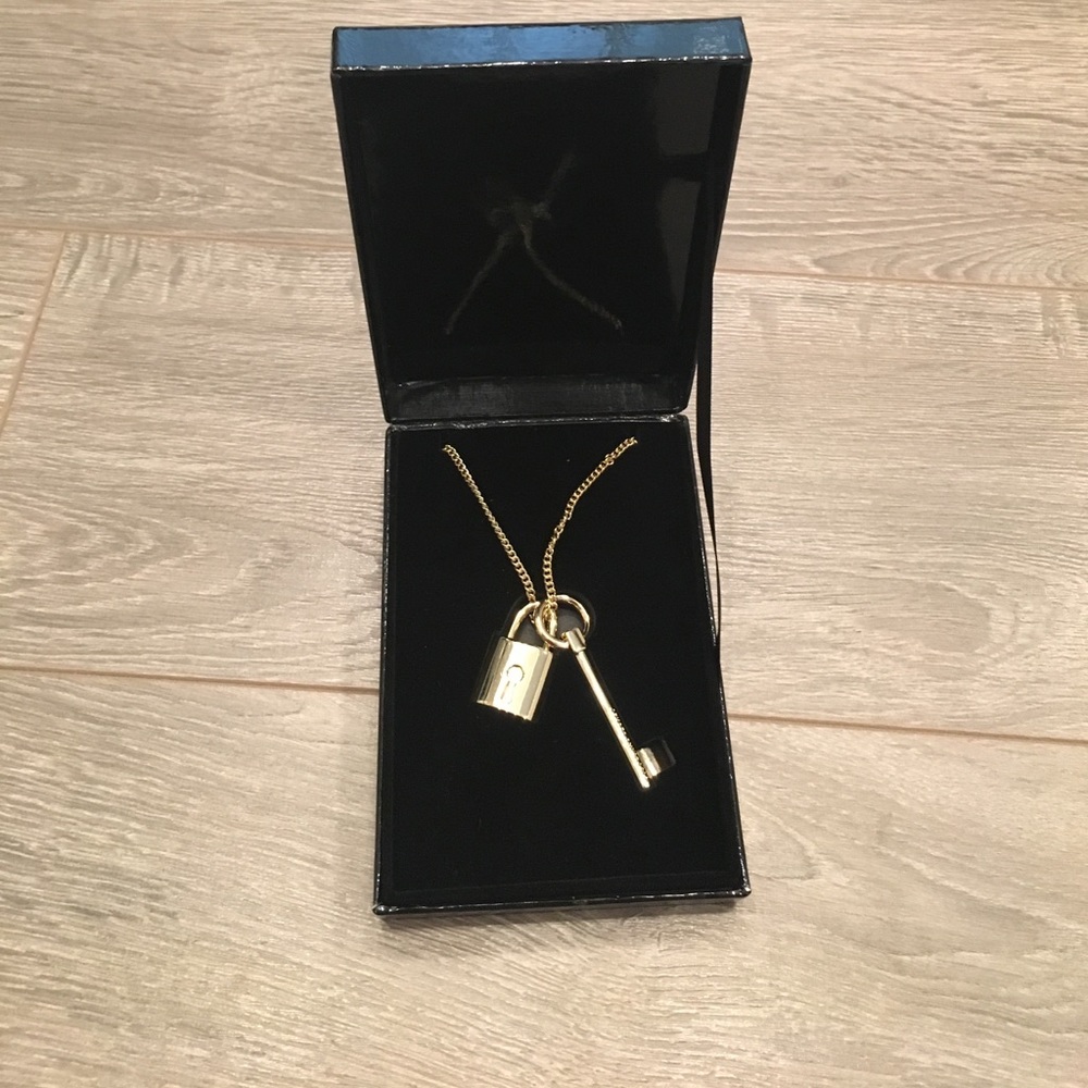 Victoria's Secret Necklace