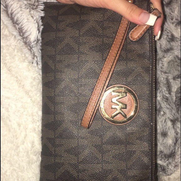 Women Michael Kors clutch/wallet