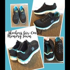 Skechers Air-Cooled Memory Foam Sneaker Sz 7 Black