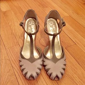 Seychelles Pot of Gold T-strap Heels - 8