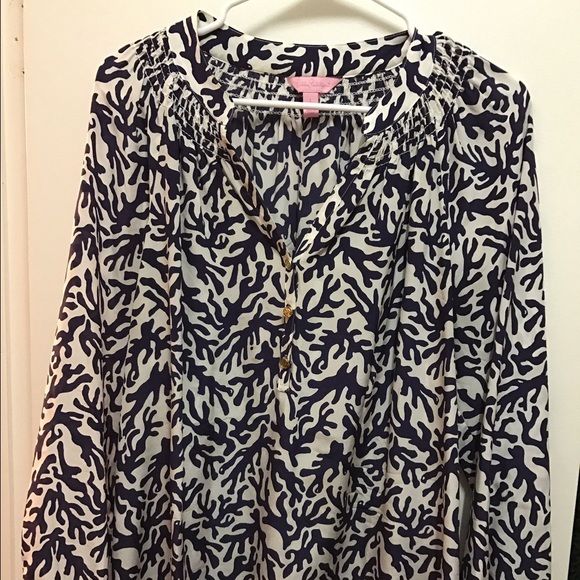 *see all pictures before buying* Lilly Elsa, L