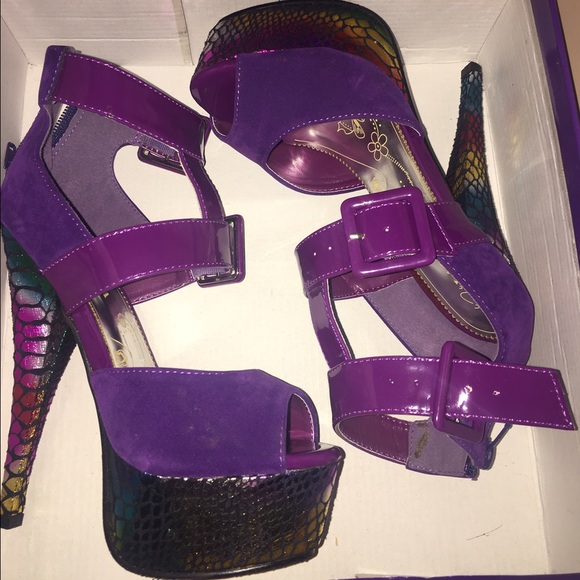 Heels - Picture 1 of 3