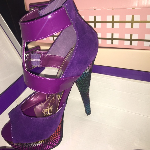 Heels - Picture 2 of 3