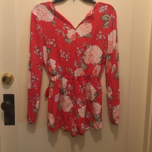 Floral romper! - Picture 2 of 3