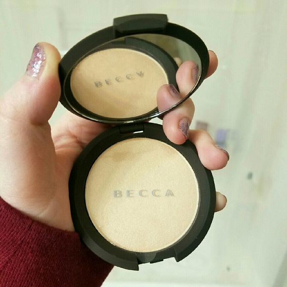 BECCA Shimmering Skin Perfector in Moonstone