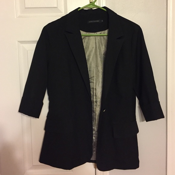 Black Blazer, 3/4 sleeves. - Picture 2 of 3