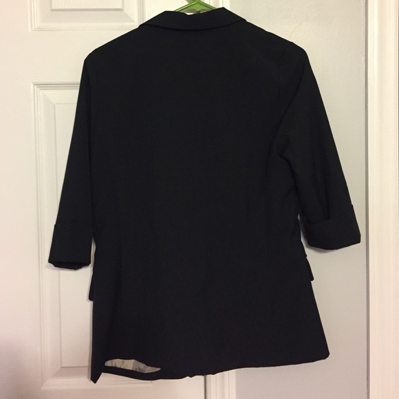 Black Blazer, 3/4 sleeves. - Picture 3 of 3