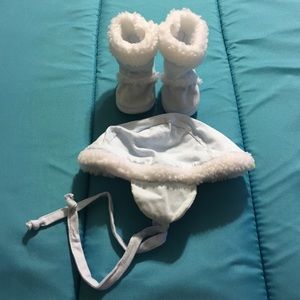 Winter boots and hat