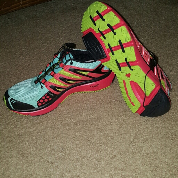 Salomon Running Shoes 8.5