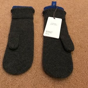 Kit and Ace Woman's Mittens