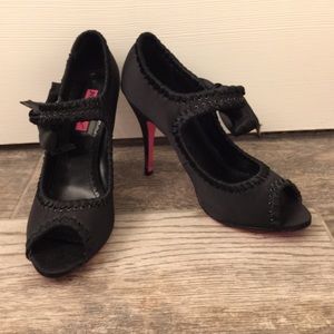 Betsey Johnson Black Satin Ribbon Pumps