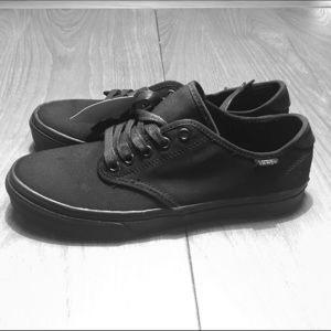 *NEW* Vans Camden DX Women's size 9